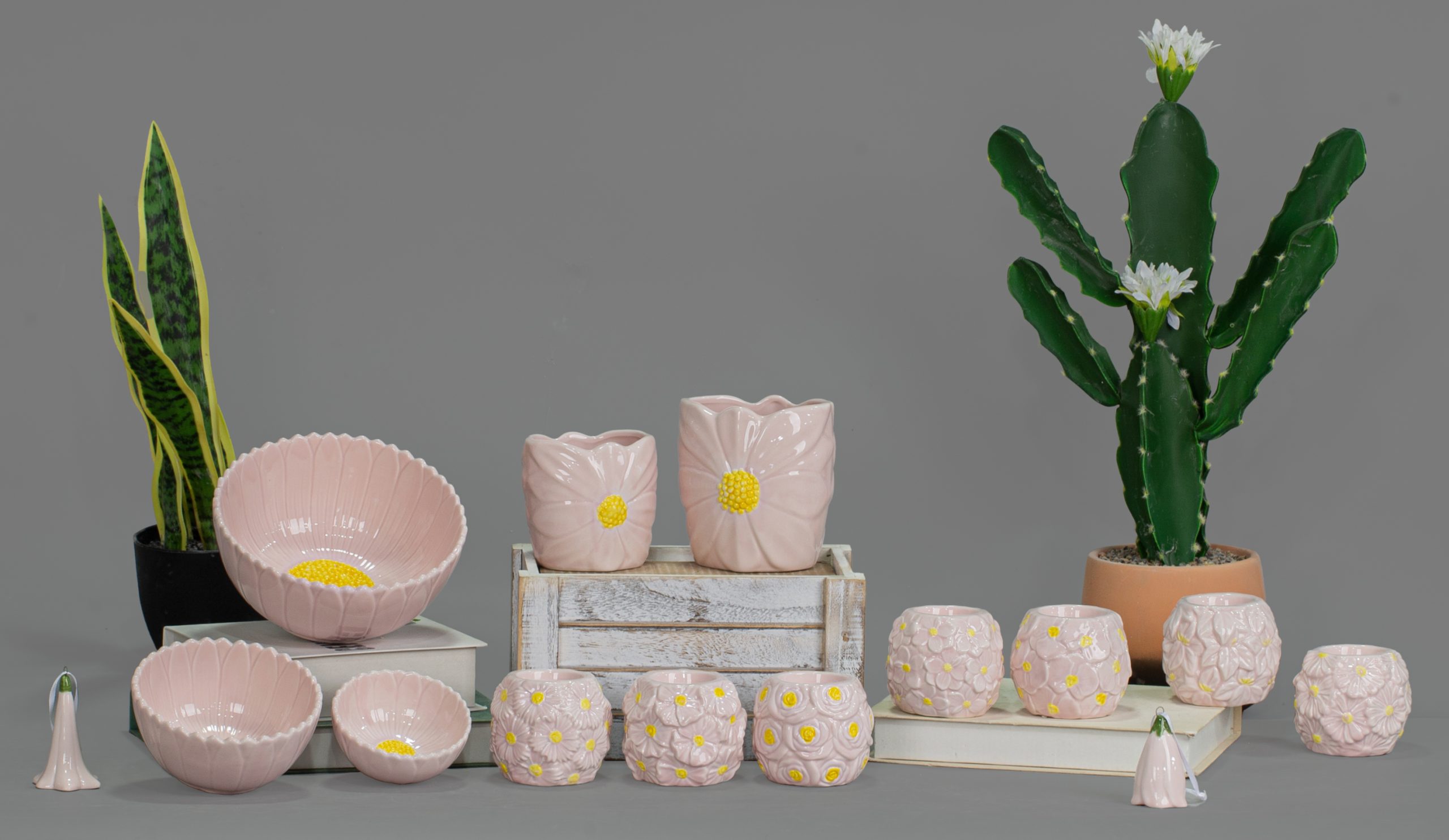 Pink flower ceramic tableware