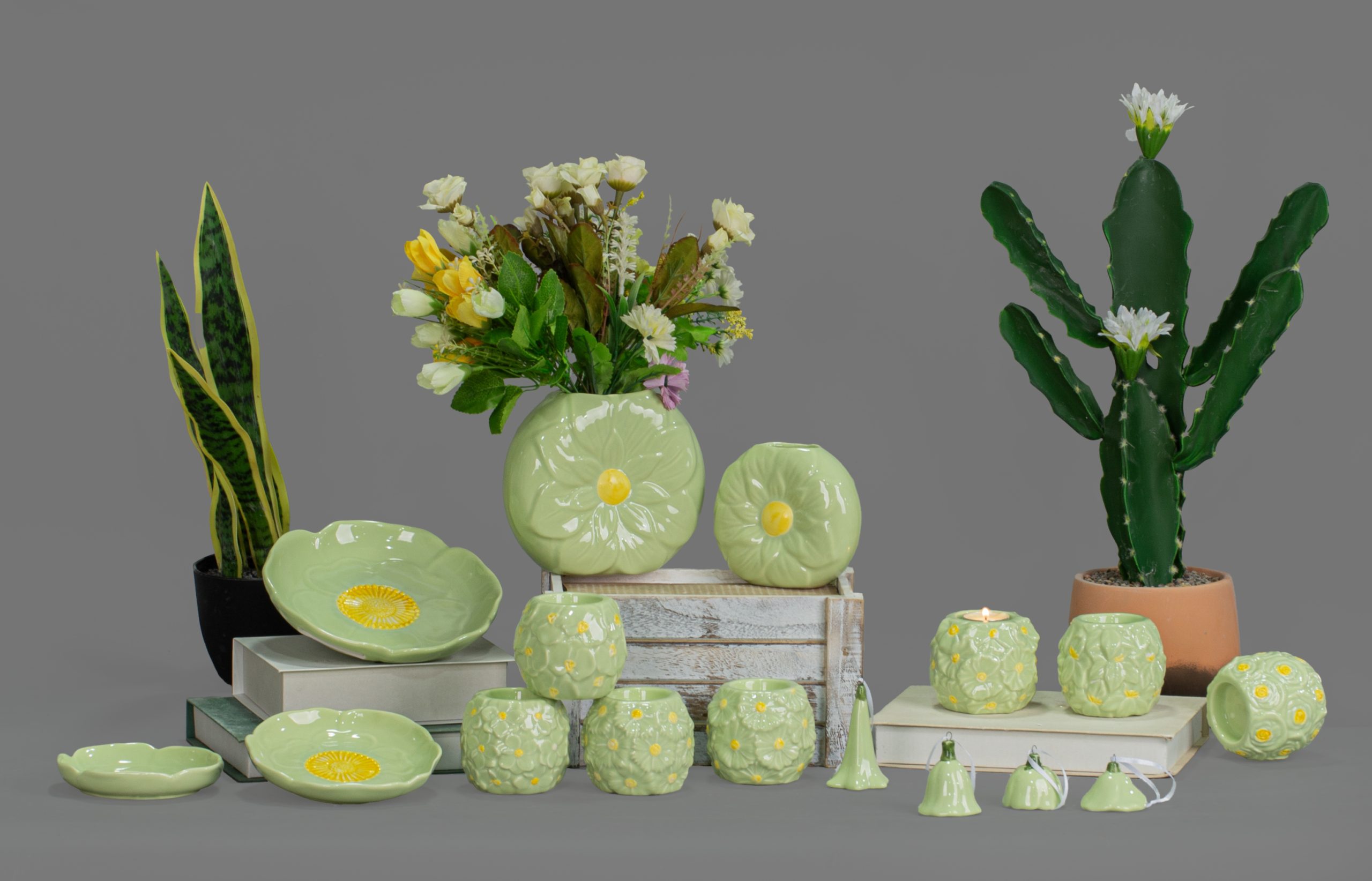 Pink flower ceramic tableware